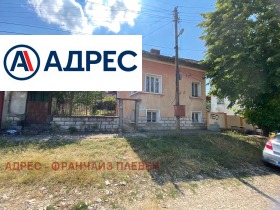 Продава Къща, с. Баница