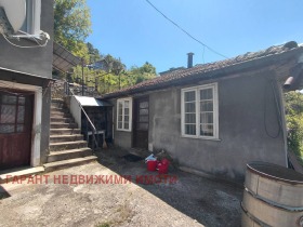 Обява Продава КЪЩА,град Габрово, Център