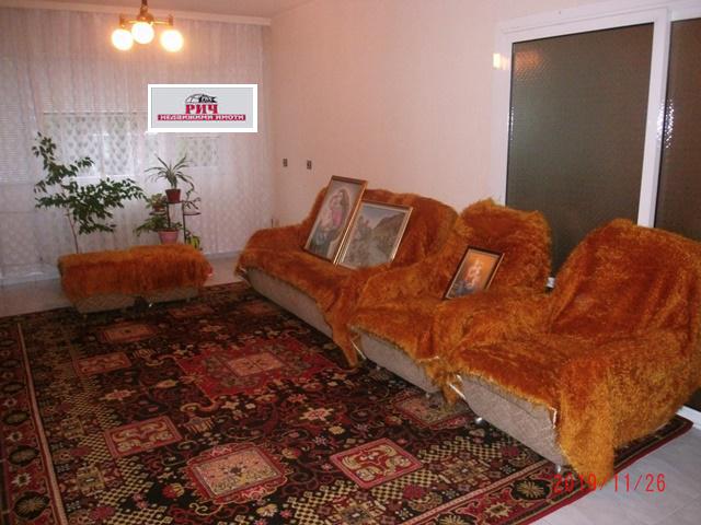 Продава  3-стаен град Бургас , Славейков , 136 кв.м | 21997445