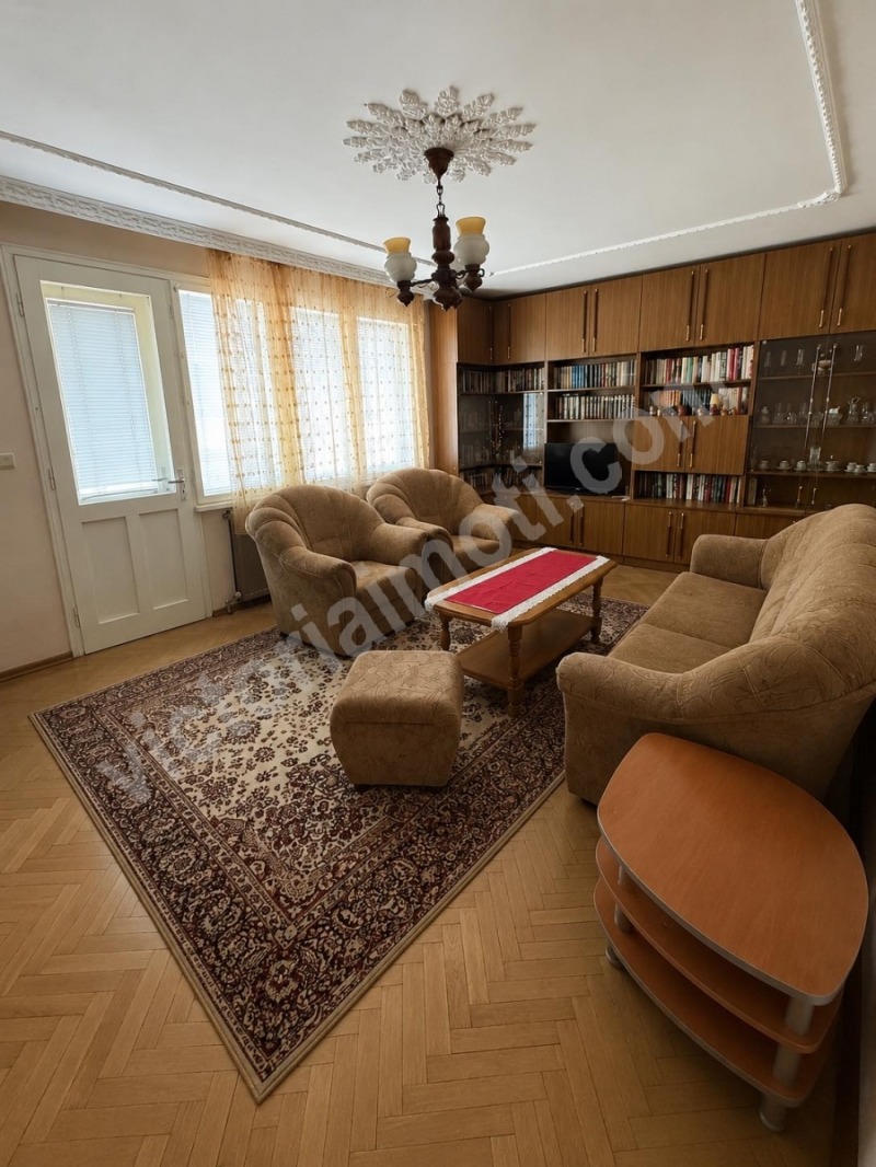 Продава МНОГОСТАЕН, област Велико Търново, гр. Лясковец • 160000 € • 64528515 1 — Holmes.bg Продава МНОГОСТАЕН, област Велико Търново, гр. Лясковец • 160000 € • 64528515 1