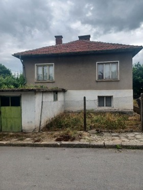 Продава къща област Кюстендил с. Гюешево - [1] 