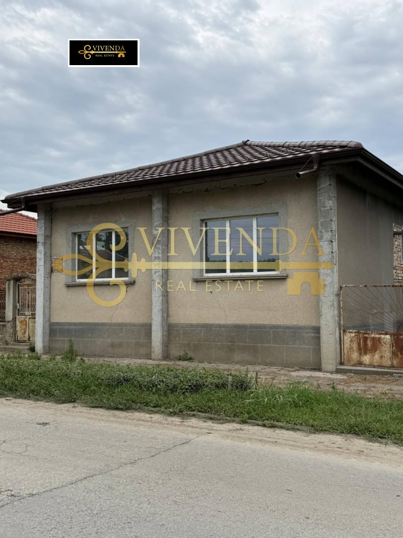 Продава КЪЩА, област Плевен, с. Комарево • 34000 € • 73033712 1 — Holmes.bg Продава КЪЩА, област Плевен, с. Комарево • 34000 € • 73033712 1