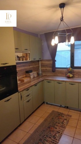 Обява Продава КЪЩА,град Перник, Ралица