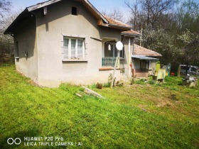 Продажба на имоти в с. Гривица, област Плевен - изображение 8 
