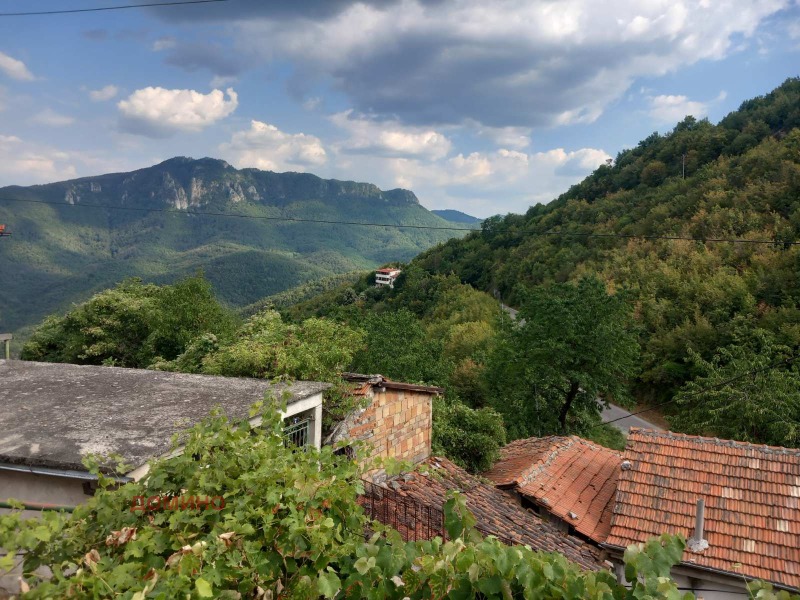 Продава КЪЩА, област Пловдив, с. Орешец • 85000 € • 13267950 1 — Holmes.bg Продава КЪЩА, област Пловдив, с. Орешец • 85000 € • 13267950 1