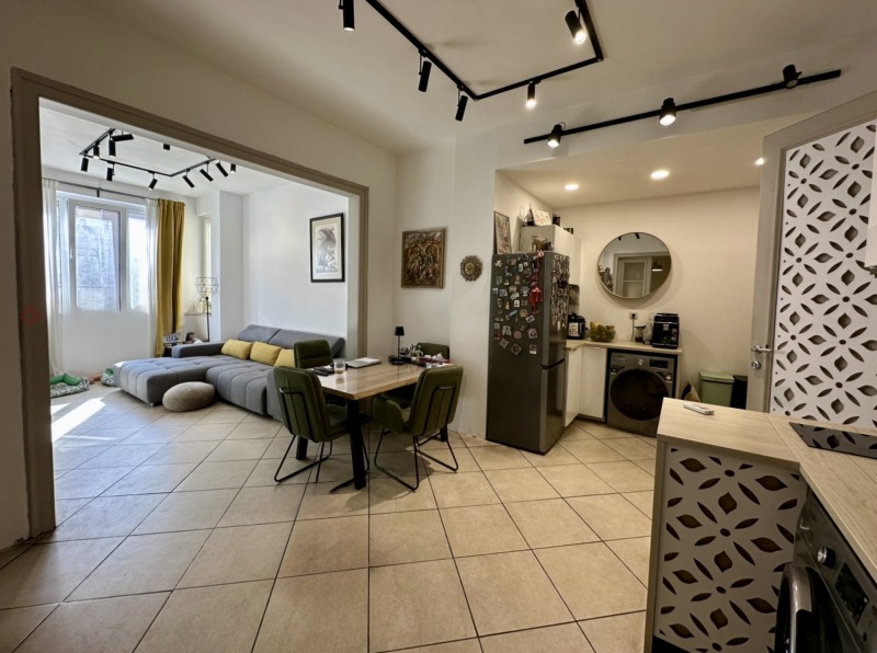 Продава 4-СТАЕН, град София, Център • 567449 € / 1109833.78 лв. • 74875516 1 — Holmes.bg Продава 4-СТАЕН, град София, Център • 567449 € / 1109833.78 лв. • 74875516 1