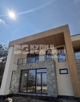 Обява Продава КЪЩА,град Варна, м-т Горна Трака