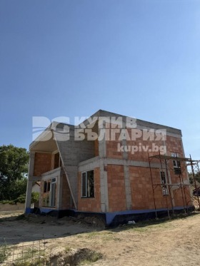 Обява Продава КЪЩА,град Варна, м-т Горна Трака