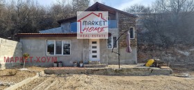 Продава къща град Добрич в.з. Лозята - [1] 