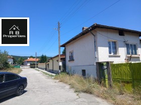 Продава Къща, с. Рельово