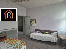 Обява Продава ЕТАЖ ОТ КЪЩА,град Враца, Център