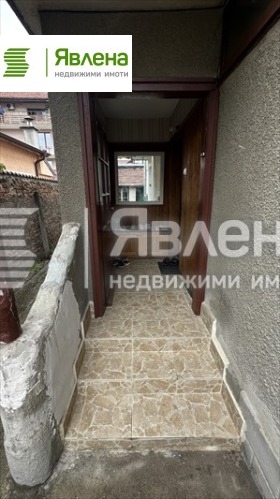 Обява Продава ЕТАЖ ОТ КЪЩА,град София, Левски