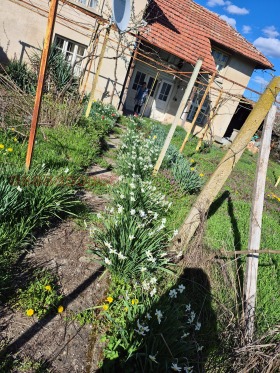 Продава Къща, с. Агатово