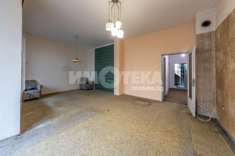 Продава 3-СТАЕН, град Варна, ВИНС-Червен площад • 279900 € / 547436.82 лв. • 50470423 1 — Holmes.bg Продава 3-СТАЕН, град Варна, ВИНС-Червен площад • 279900 € / 547436.82 лв. • 50470423 1