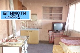 Продава етаж от къща град Враца Център - [1] 