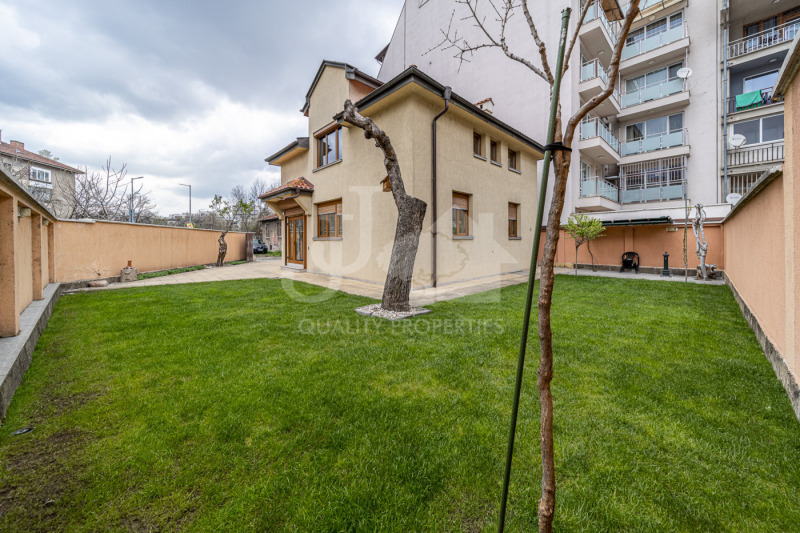 Продава КЪЩА, град София, Лагера • 895000 € / 1750467.85 лв. • 34165341 1 — Holmes.bg Продава КЪЩА, град София, Лагера • 895000 € / 1750467.85 лв. • 34165341 1