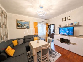 Продава Етаж от къща, град Варна