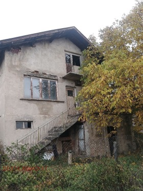 Обява Продава КЪЩА,с. Кладница, област Перник