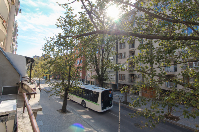 Продава 3-СТАЕН, град София, Оборище • 407000 € • 61086896 1 — Holmes.bg Продава 3-СТАЕН, град София, Оборище • 407000 € • 61086896 1