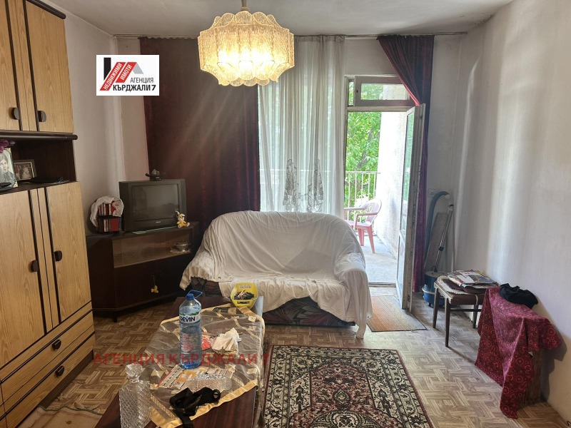 Продава 2-СТАЕН, град Кърджали, Възрожденци • 58000 € • 85808220 1 — Holmes.bg Продава 2-СТАЕН, град Кърджали, Възрожденци • 58000 € • 85808220 1