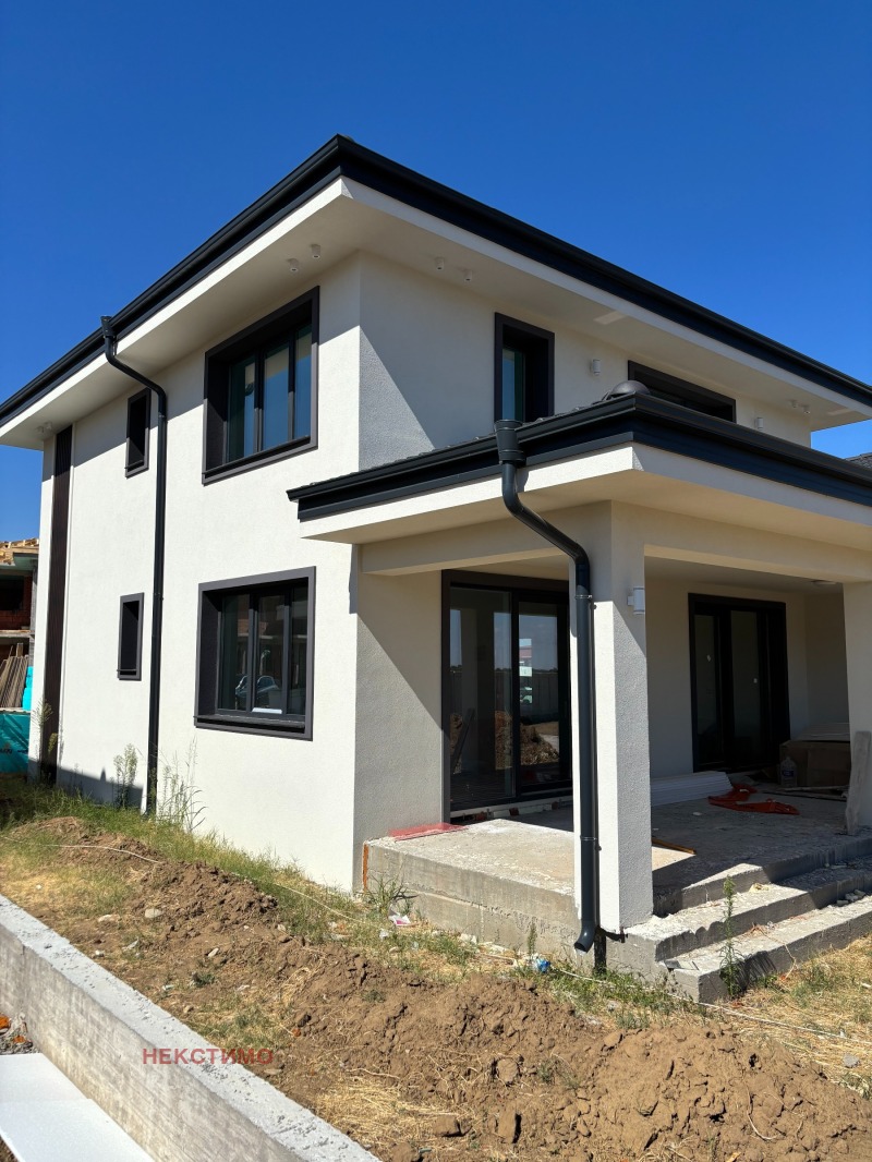 Продава КЪЩА, област Пловдив, с. Първенец • 310000 € • 70439501 1 — Holmes.bg Продава КЪЩА, област Пловдив, с. Първенец • 310000 € • 70439501 1