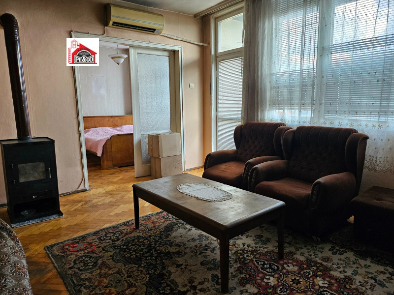 Продава 4-СТАЕН, град Пазарджик, Запад • 90000 € / 176024.70 лв. • 43318715 1 — Holmes.bg Продава 4-СТАЕН, град Пазарджик, Запад • 90000 € / 176024.70 лв. • 43318715 1