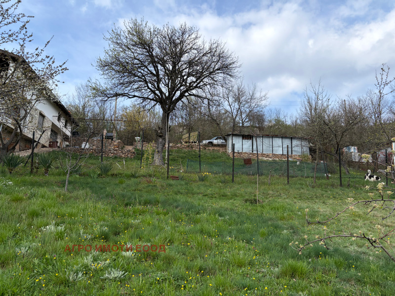 Продава ВИЛА, област София, гр. Своге • 22000 € / 43028.26 лв. • 25928987 1 — Holmes.bg Продава ВИЛА, област София, гр. Своге • 22000 € / 43028.26 лв. • 25928987 1