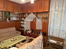 Обява Продава ЕТАЖ ОТ КЪЩА,град Пловдив, Христо Смирненски
