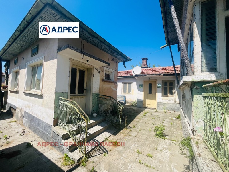 Продава КЪЩА, област Плевен, с. Дъбован • 30000 € / 58674.90 лв. • 14470976 1 — Holmes.bg Продава КЪЩА, област Плевен, с. Дъбован • 30000 € / 58674.90 лв. • 14470976 1
