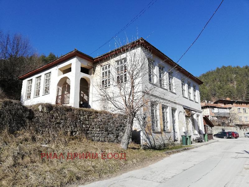 Продава  Хотел област Смолян , с. Дунево , 1411 кв.м | 61826493
