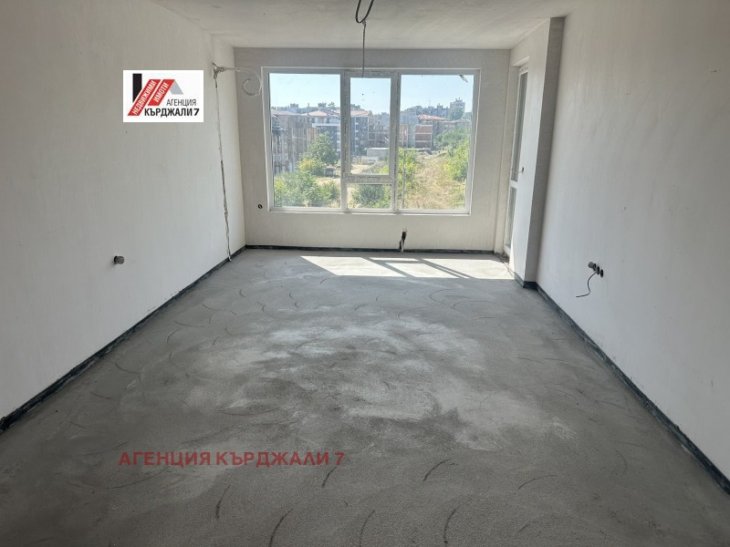 Продава 2-СТАЕН, град Кърджали, Възрожденци • 80000 € • 64780956 1 — Holmes.bg Продава 2-СТАЕН, град Кърджали, Възрожденци • 80000 € • 64780956 1