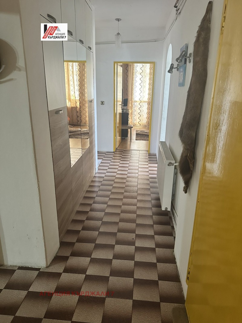 Продава ЕТАЖ ОТ КЪЩА, град Кърджали, Байкал • 180000 € / 352049.40 лв. • 96211135 1 — Holmes.bg Продава ЕТАЖ ОТ КЪЩА, град Кърджали, Байкал • 180000 € / 352049.40 лв. • 96211135 1