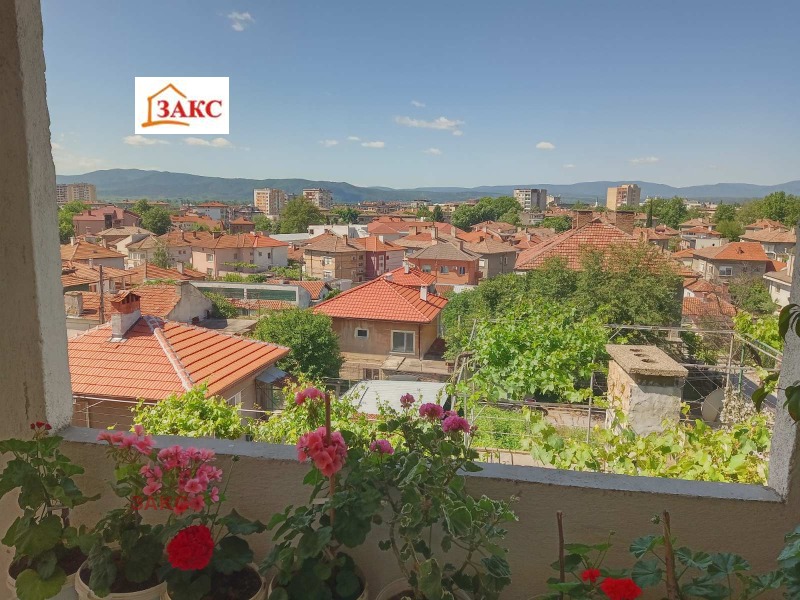 Продава ЕТАЖ ОТ КЪЩА, област Стара Загора, гр. Казанлък • 130000 € / 254257.90 лв. • 74811331 1 — Holmes.bg Продава ЕТАЖ ОТ КЪЩА, област Стара Загора, гр. Казанлък • 130000 € / 254257.90 лв. • 74811331 1