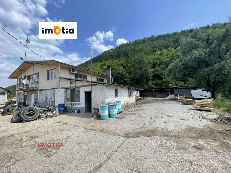 Продава ПРОМ. ПОМЕЩЕНИЕ, област Ловеч, гр. Троян • 300000 € • 53561834 1 — Holmes.bg Продава ПРОМ. ПОМЕЩЕНИЕ, област Ловеч, гр. Троян • 300000 € • 53561834 1