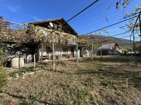 Продажба на имоти в гр. Карлово, област Пловдив — страница 8 - изображение 14 