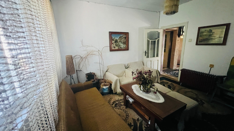 Продава КЪЩА, област Монтана, гр. Лом • 45000 € / 88012.35 лв. • 46901686 1 — Holmes.bg Продава КЪЩА, област Монтана, гр. Лом • 45000 € / 88012.35 лв. • 46901686 1