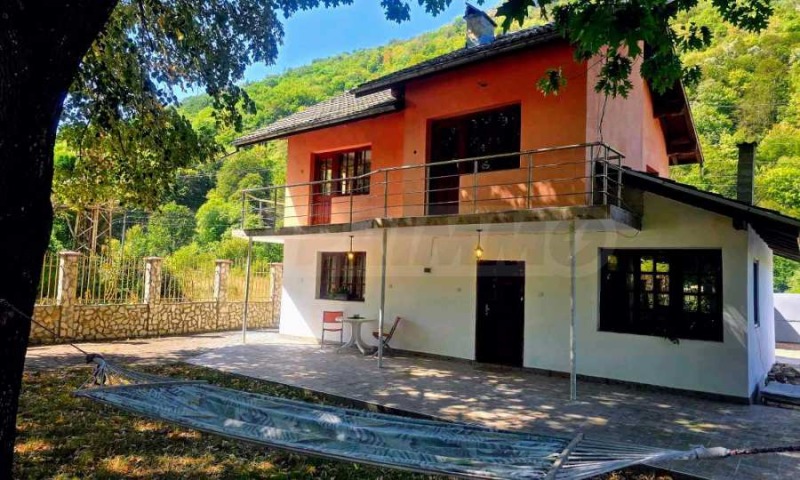 Продава КЪЩА, област Ловеч, с. Рибарица • 104900 € / 205166.57 лв. • 54817847 1 — Holmes.bg Продава КЪЩА, област Ловеч, с. Рибарица • 104900 € / 205166.57 лв. • 54817847 1