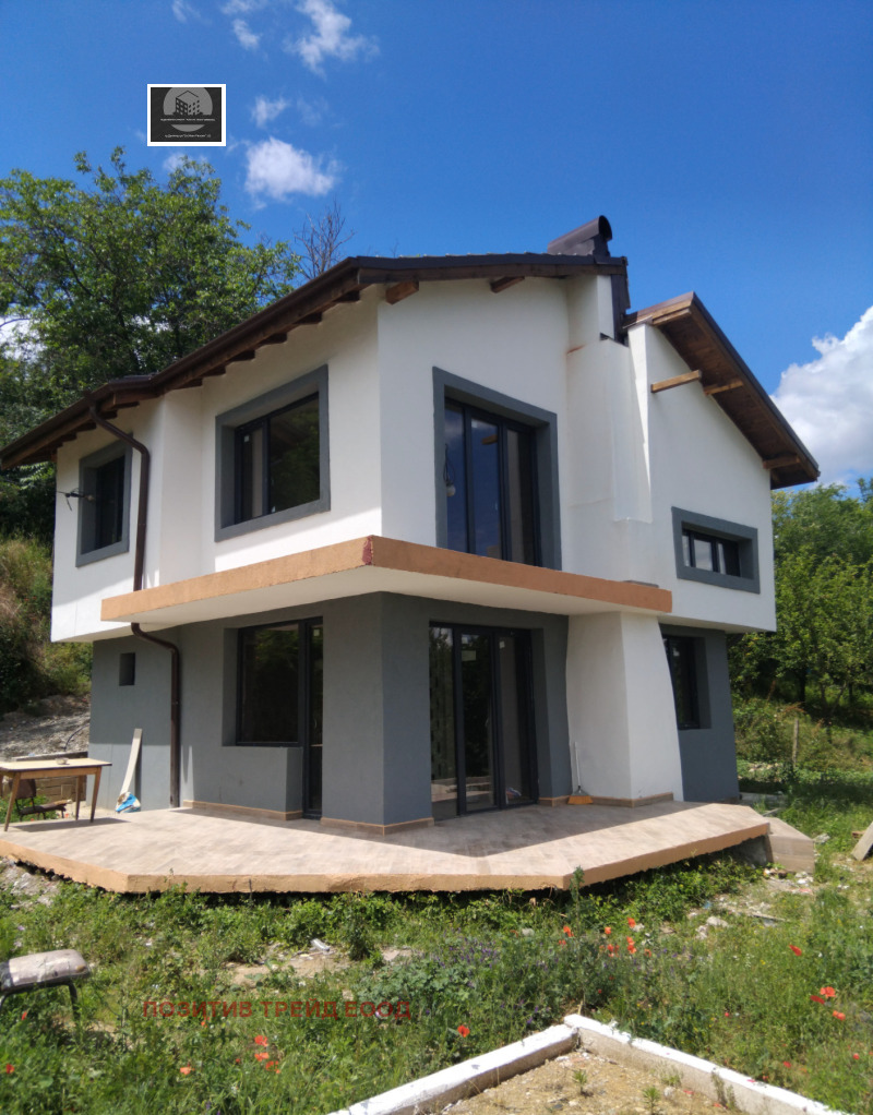 Продава КЪЩА, област Кюстендил, с. Соволяно • 93000 € / 181892.19 лв. • 26333924 1 — Holmes.bg Продава КЪЩА, област Кюстендил, с. Соволяно • 93000 € / 181892.19 лв. • 26333924 1
