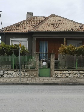 Продава къща област Пловдив с. Йоаким Груево - [1] 