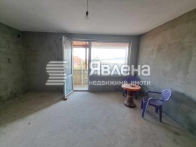 Продажба на етажи от къща в град Ямбол - изображение 2 