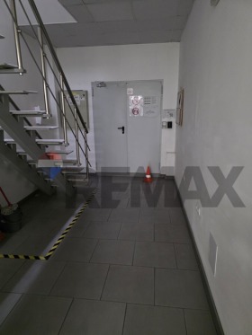 Обява Продава ПРОМ. ПОМЕЩЕНИЕ,град Пазарджик, Промишлена зона