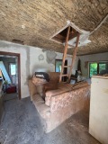 Продава КЪЩА, област Ловеч, гр. Троян • 43500 € / 85078.60 лв. • 33746740 12 — Holmes.bg Продава КЪЩА, област Ловеч, гр. Троян • 43500 € / 85078.60 лв. • 33746740 12