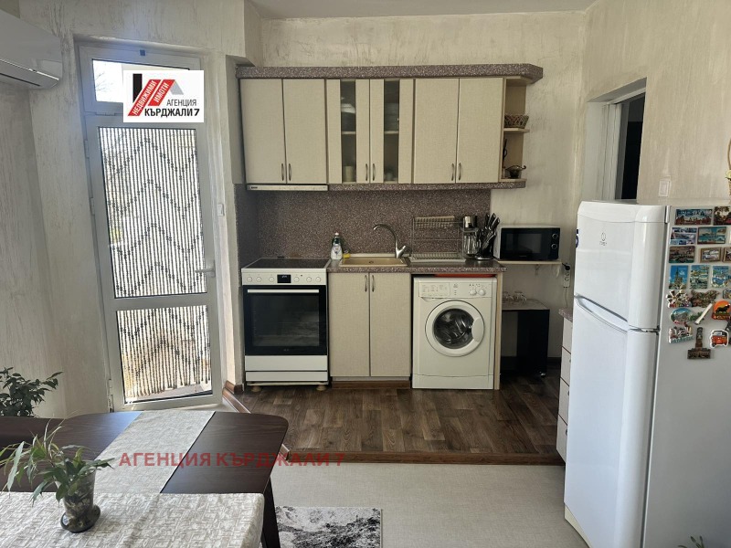 Продава 4-СТАЕН, град Кърджали, Център • 145000 € / 283595.35 лв. • 32605374 1 — Holmes.bg Продава 4-СТАЕН, град Кърджали, Център • 145000 € / 283595.35 лв. • 32605374 1