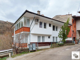 Продажба на четеристайни апартаменти в град Велико Търново - изображение 12 