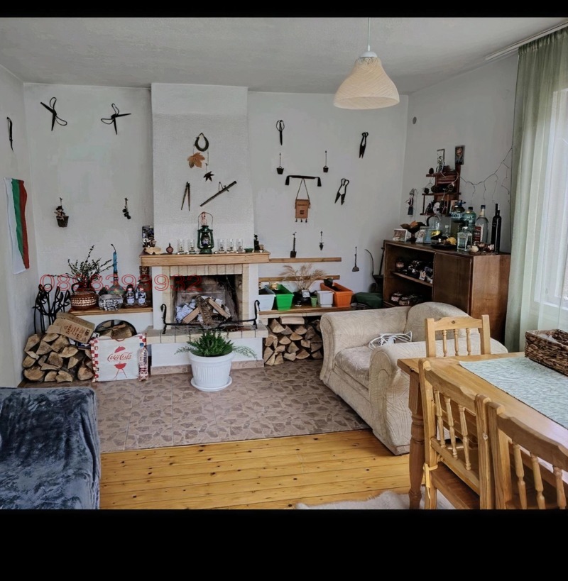 Продава ЕТАЖ ОТ КЪЩА, област Смолян, гр. Девин • 85000 € / 166245.55 лв. • 54126191 1 — Holmes.bg Продава ЕТАЖ ОТ КЪЩА, област Смолян, гр. Девин • 85000 € / 166245.55 лв. • 54126191 1
