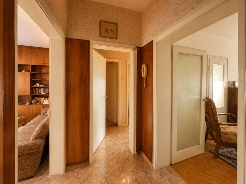 Продава 4-СТАЕН, град Шумен, Пазара • 150000 € • 55735094 1 — Holmes.bg Продава 4-СТАЕН, град Шумен, Пазара • 150000 € • 55735094 1