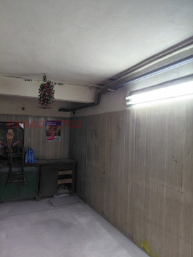 ГАРАЖ, ПАРКОМЯСТО, 15 m2 - Holmes.bg ГАРАЖ, ПАРКОМЯСТО, 15 m2