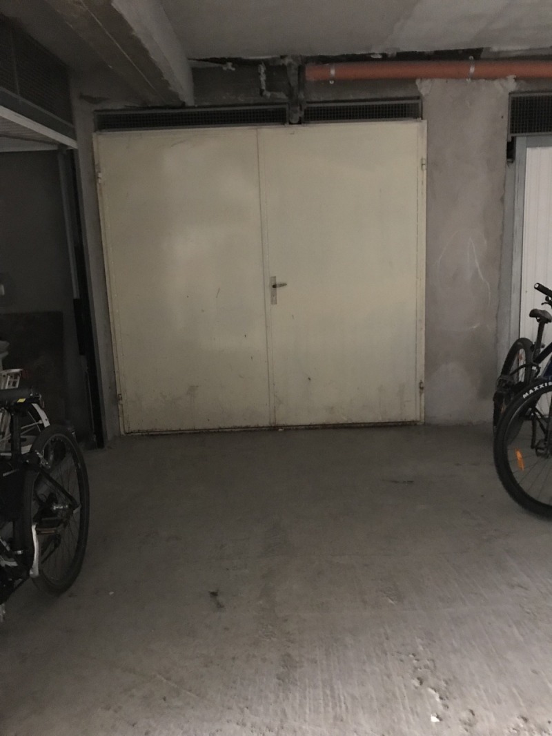 Продава ГАРАЖ, ПАРКОМЯСТО, град Русе, Център • 24900 € / 48700.17 лв. • 54186492 1 — Holmes.bg Продава ГАРАЖ, ПАРКОМЯСТО, град Русе, Център • 24900 € / 48700.17 лв. • 54186492 1