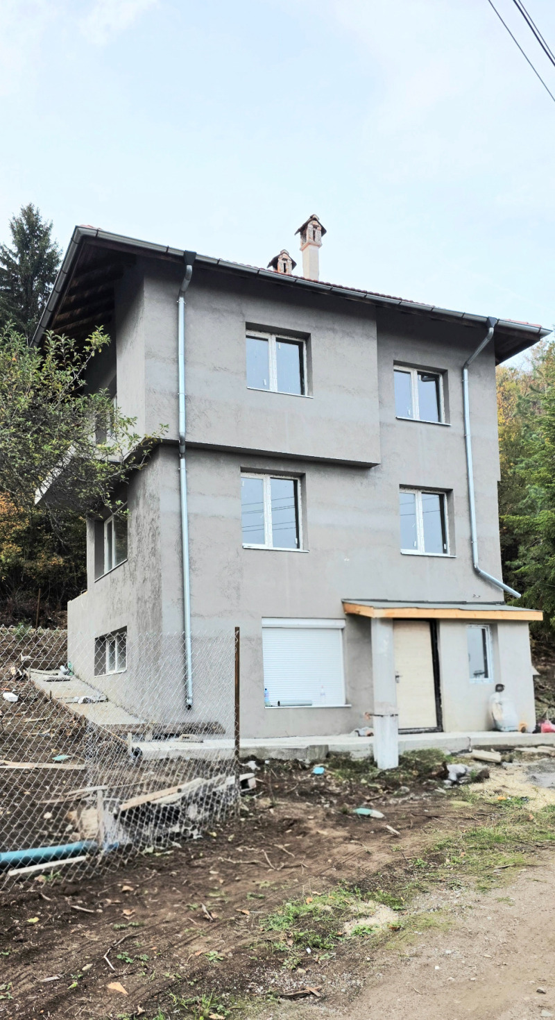 Продава КЪЩА, град София, с. Панчарево • 310000 € / 606307.30 лв. • 11885760 1 — Holmes.bg Продава КЪЩА, град София, с. Панчарево • 310000 € / 606307.30 лв. • 11885760 1