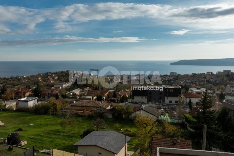 Продава КЪЩА, град Варна, Бриз • 550000 € / 1075706.50 лв. • 38874266 1 — Holmes.bg Продава КЪЩА, град Варна, Бриз • 550000 € / 1075706.50 лв. • 38874266 1